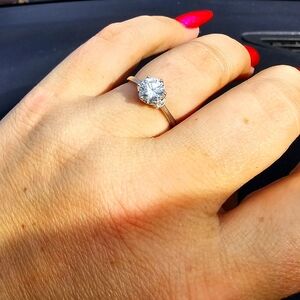 1 Carat Round Moissanite Ring Set in Pure 925 Sterling Silver - Size 8 (Women's)